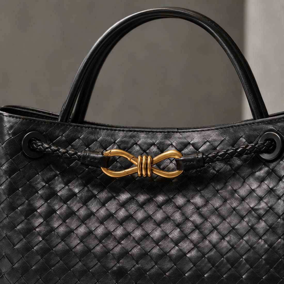 Piras Woven Handbag - Lead Product Detail